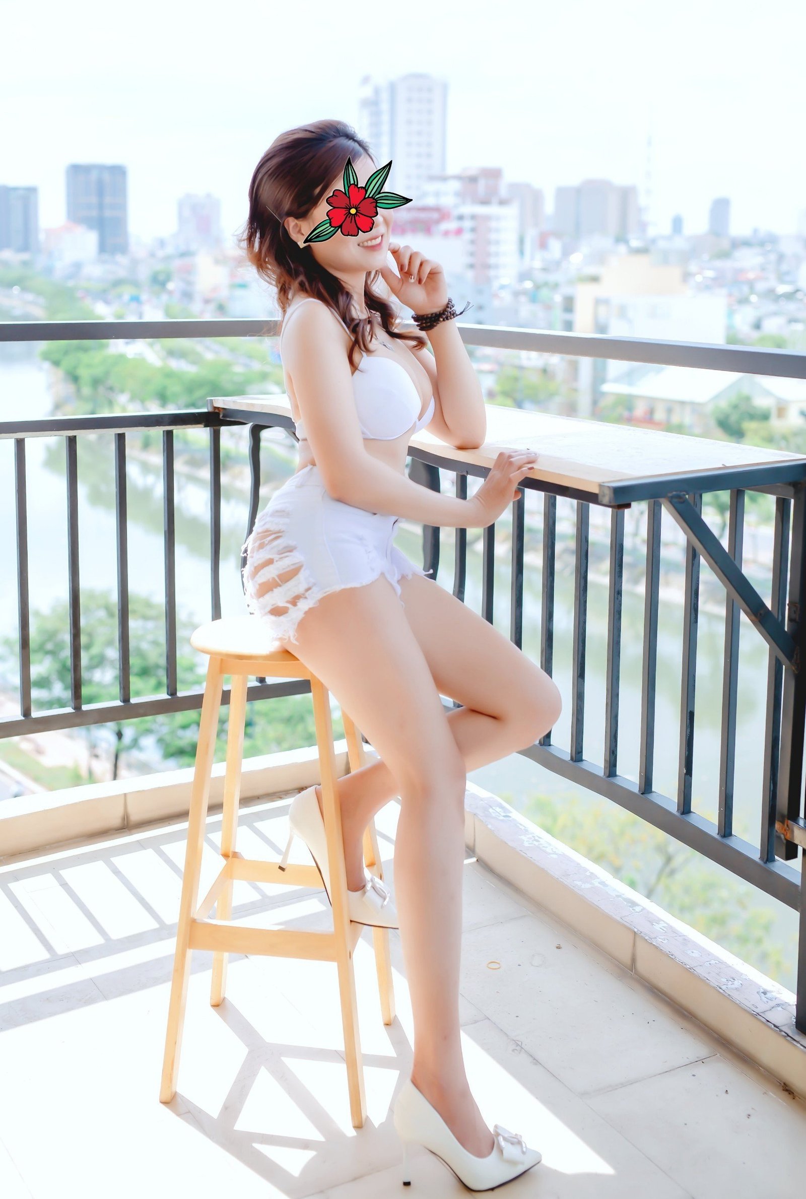 sieu-vu-bao-thi-gai-dam-body-cang-mong-tha-ho-bu-mut-2066173-original